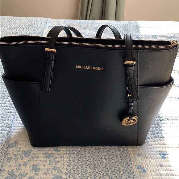 Michael Kors Handbags - Michael Kors Jet Set tote in Medium color black